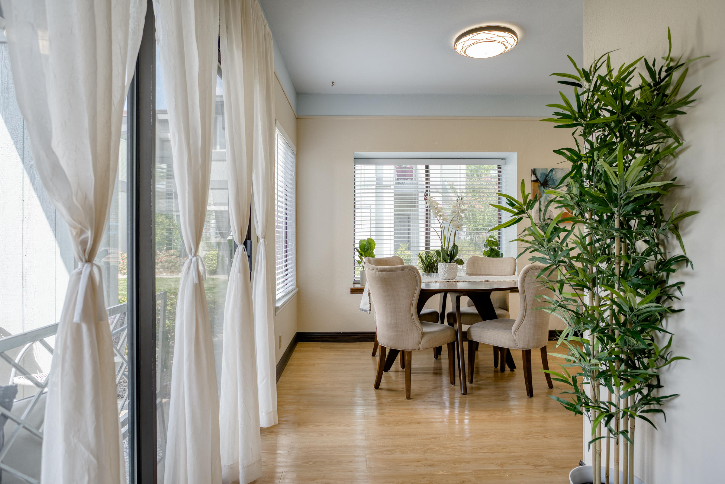 410 Ridgecrest Trail, Unit 126 Redding, CA 96003 - Photo 18 of 50 Dining Room