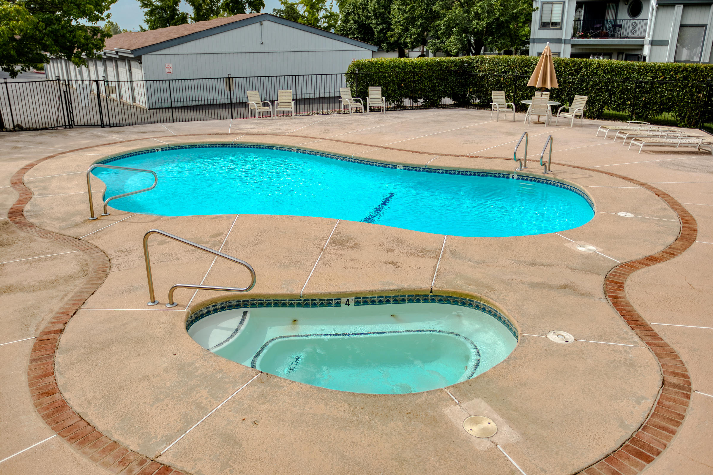 410 Ridgecrest Trail, Unit 126 Redding, CA 96003 - Photo 49 of 50 Pool & Hot Tub