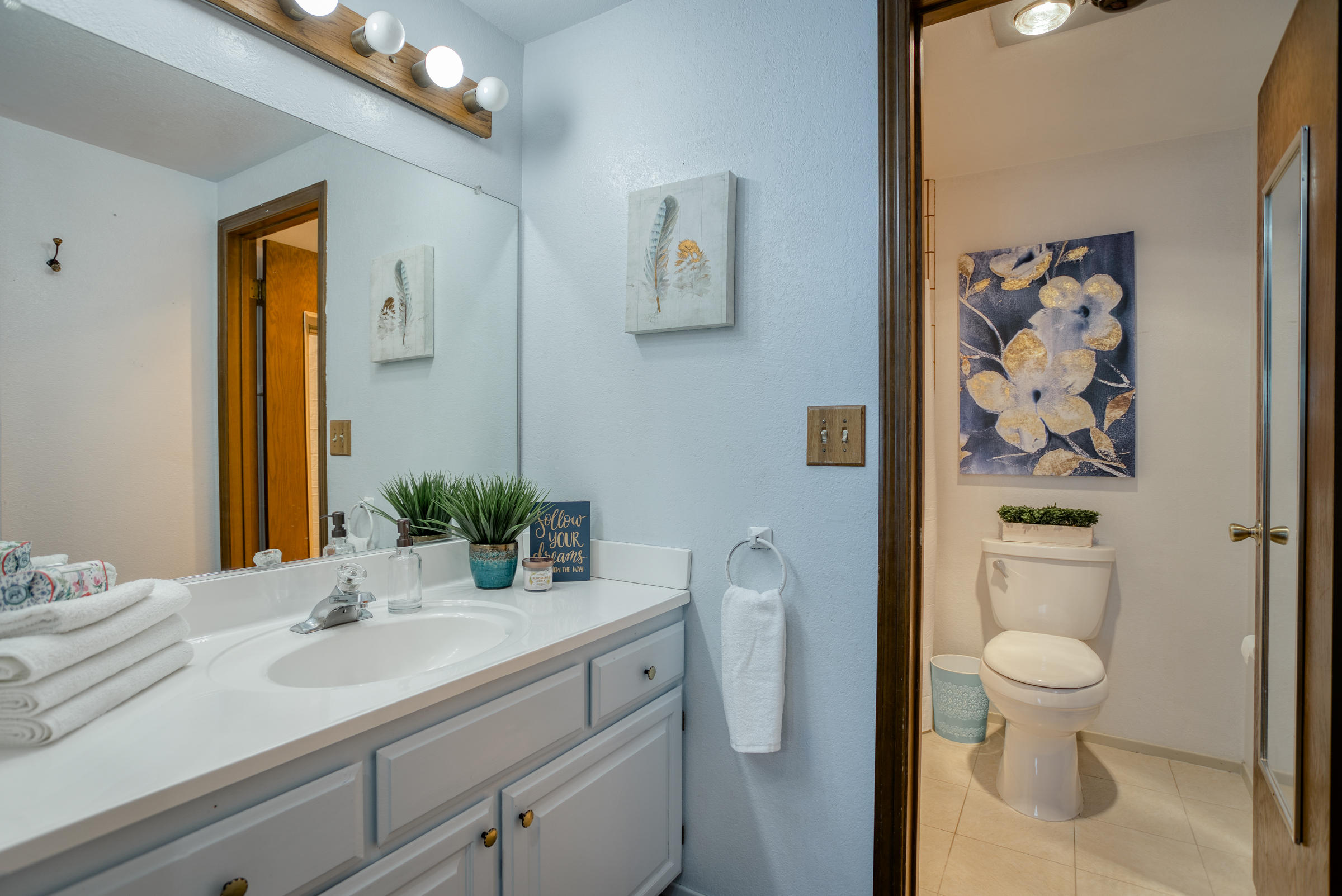 410 Ridgecrest Trail, Unit 126 Redding, CA 96003 - Photo 8 of 50 Master Suite