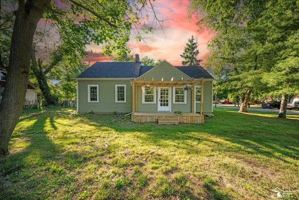 $299,900 | 93 North Division Street, Petersburg, MI 49270