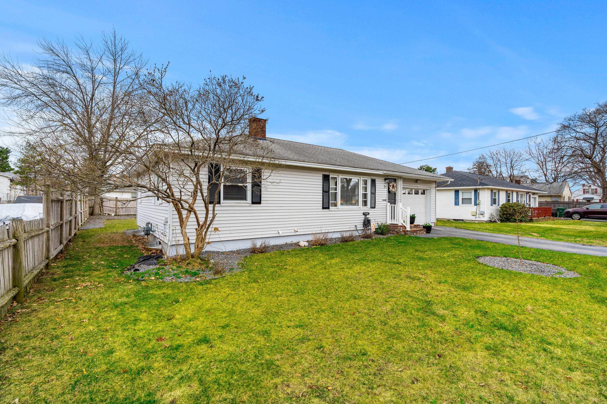 21 Hayden Street Nashua, NH 03060 - Photo 2 of 39