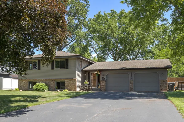 $385,000 | 2912 9th Avenue South, Anoka, MN 55303