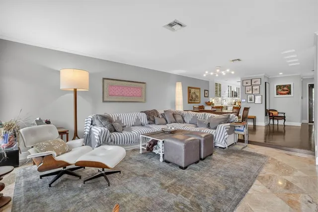 $8,500 | 210 Washingtonia Avenue, Lauderdale-by-the-Sea, FL 33308