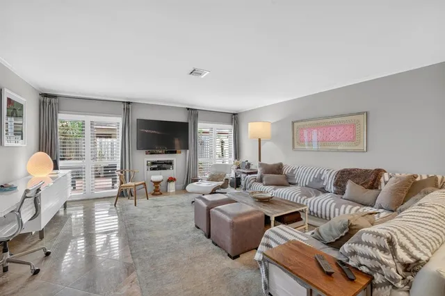 $8,500 | 210 Washingtonia Avenue, Lauderdale-by-the-Sea, FL 33308