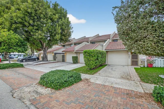 $8,500 | 210 Washingtonia Avenue, Lauderdale-by-the-Sea, FL 33308