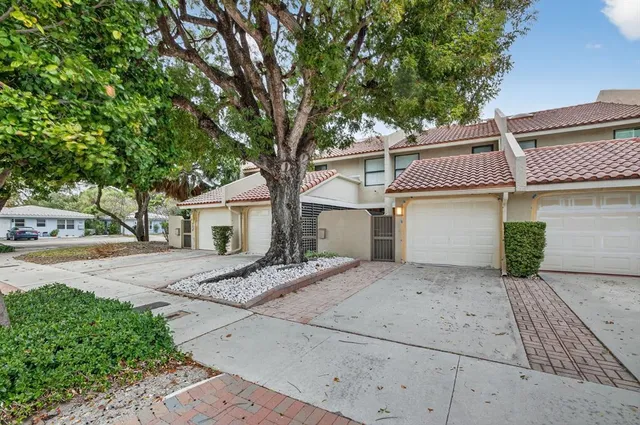 $8,500 | 210 Washingtonia Avenue, Lauderdale-by-the-Sea, FL 33308