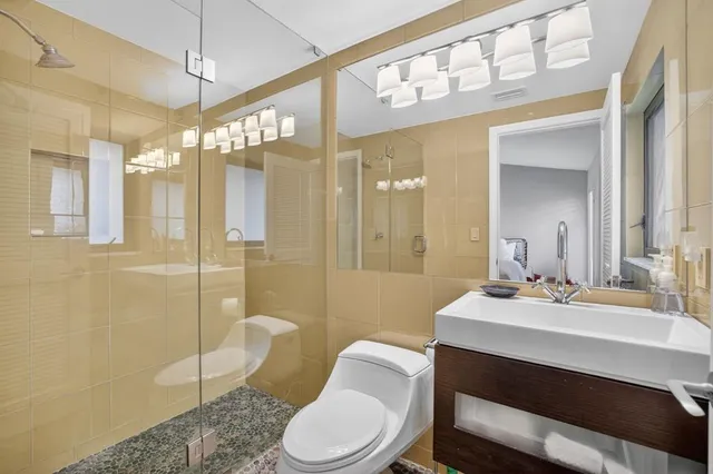 $8,500 | 210 Washingtonia Avenue, Lauderdale-by-the-Sea, FL 33308