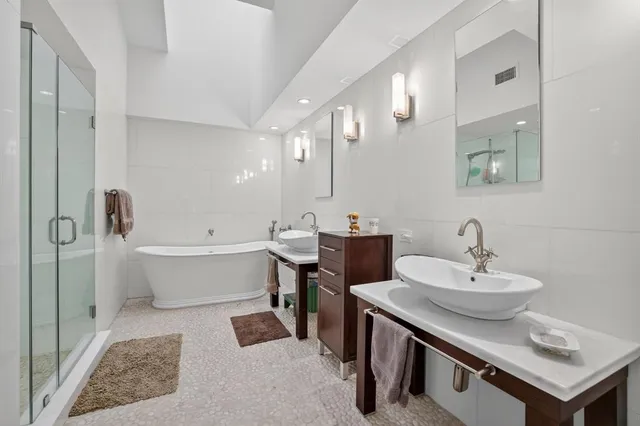 $8,500 | 210 Washingtonia Avenue, Lauderdale-by-the-Sea, FL 33308