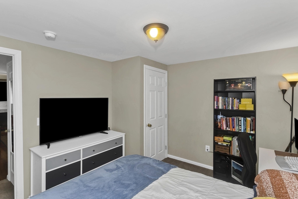 4 Jean Drive Springfield, MA 01104 - Photo 25 of 33