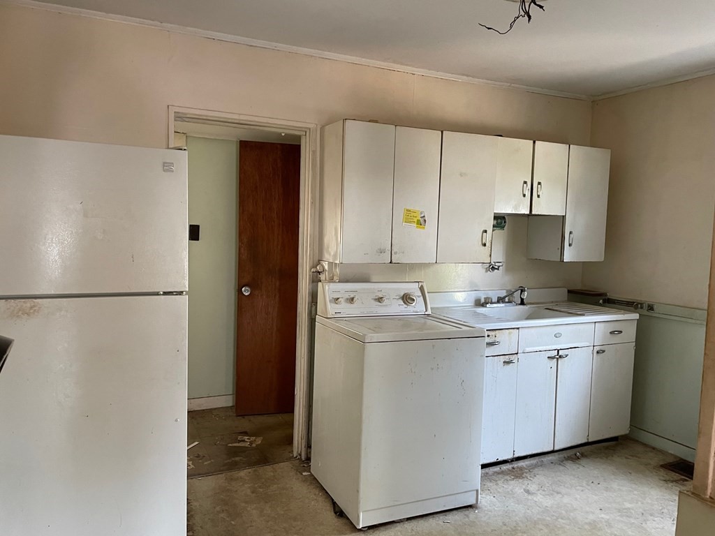 127 Pinehurst Drive Wareham, MA 02571 - Photo 4 of 10