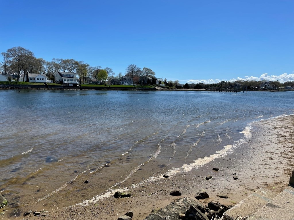 127 Pinehurst Drive Wareham, MA 02571 - Photo 9 of 10