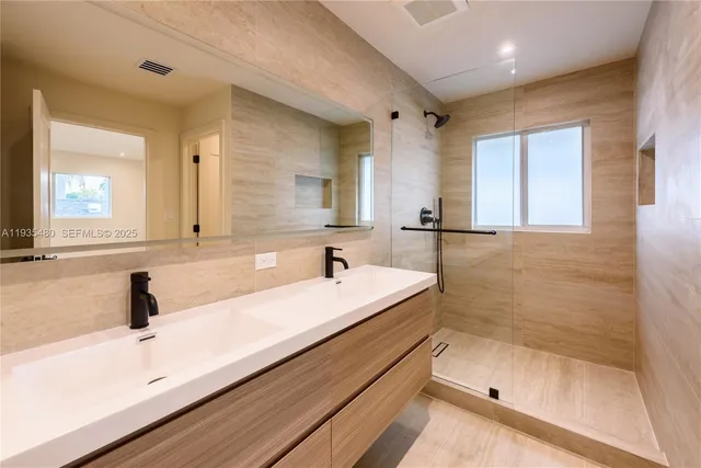 $3,000,000 | 6250 Southwest 48th Street, Miami, FL 33155