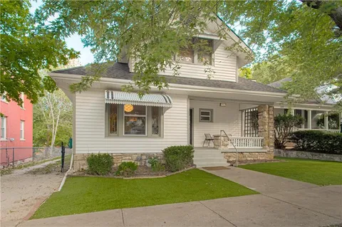 $579,000 | 4215 Oak Street, Kansas City, MO 64111
