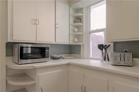 $579,000 | 4215 Oak Street, Kansas City, MO 64111