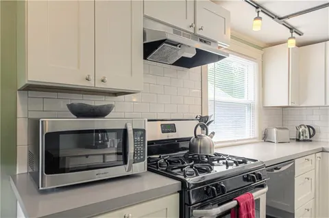 $579,000 | 4215 Oak Street, Kansas City, MO 64111