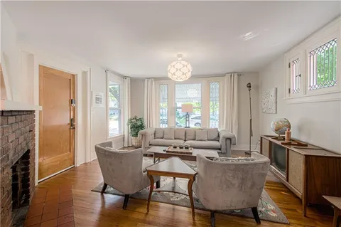 $579,000 | 4215 Oak Street, Kansas City, MO 64111
