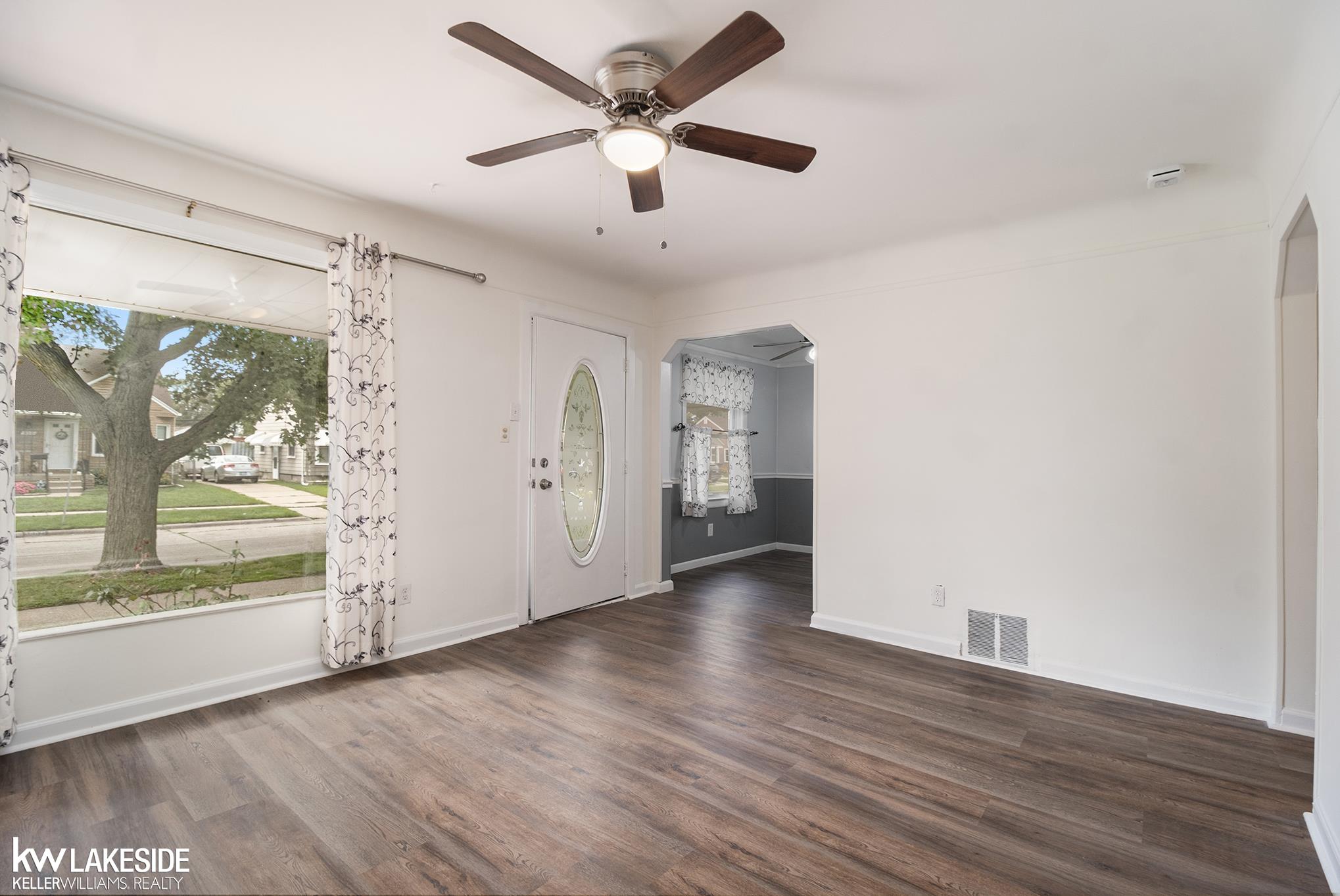 18020 Ruth Street Melvindale, MI 48122 - Photo 6 of 27 50120766-5.JPG