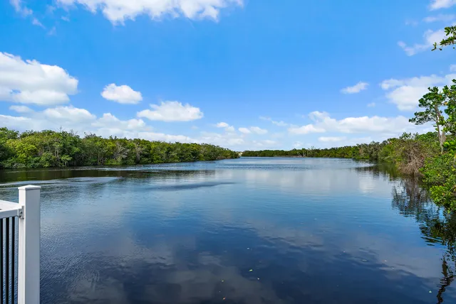 $695,000 | 200 Southwest Pomeroy Street, Stuart, FL 34997