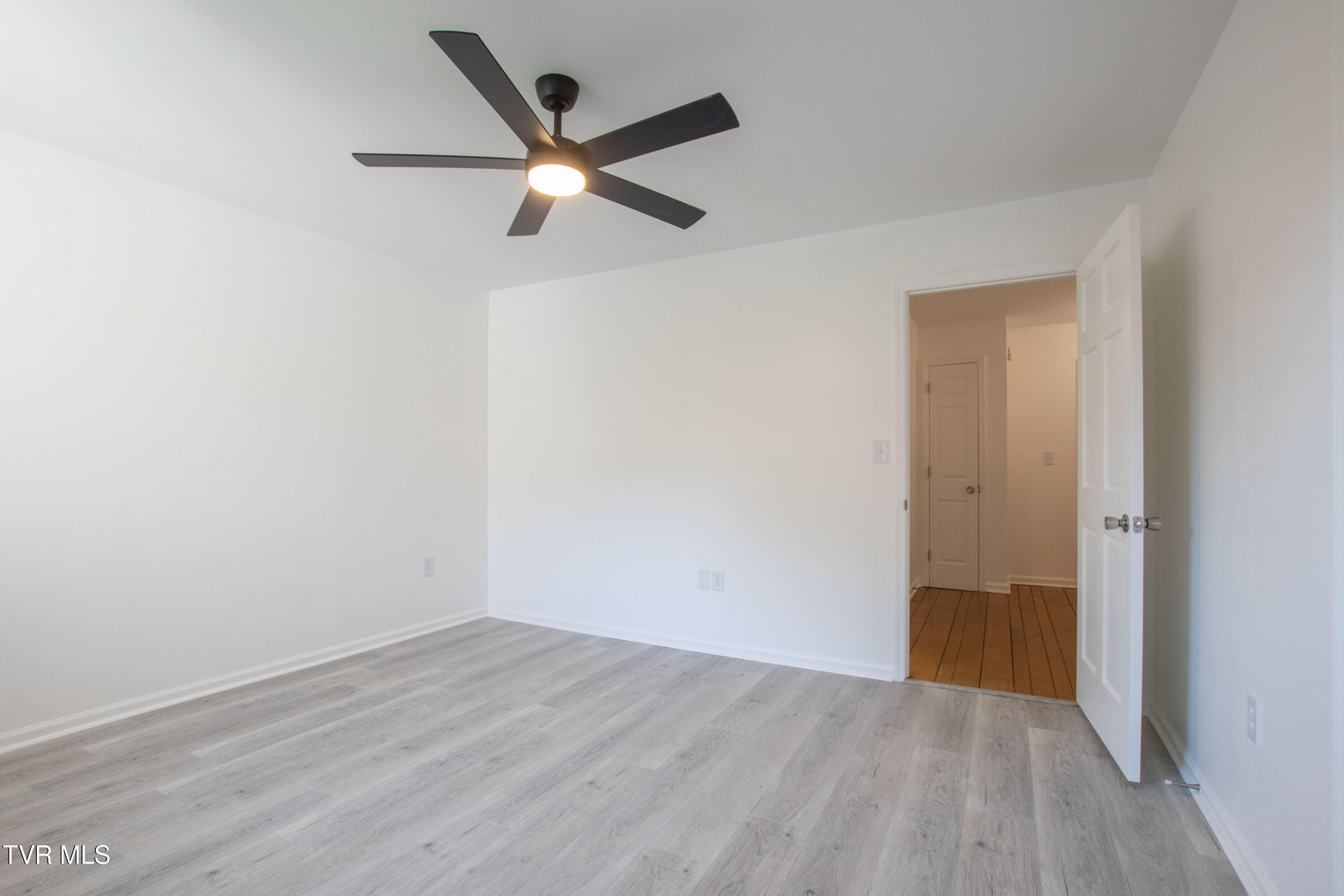 108 Melody Lane, Unit 1 Bristol, TN 37620 - Photo 34 of 38 D-1 Bedroom 2