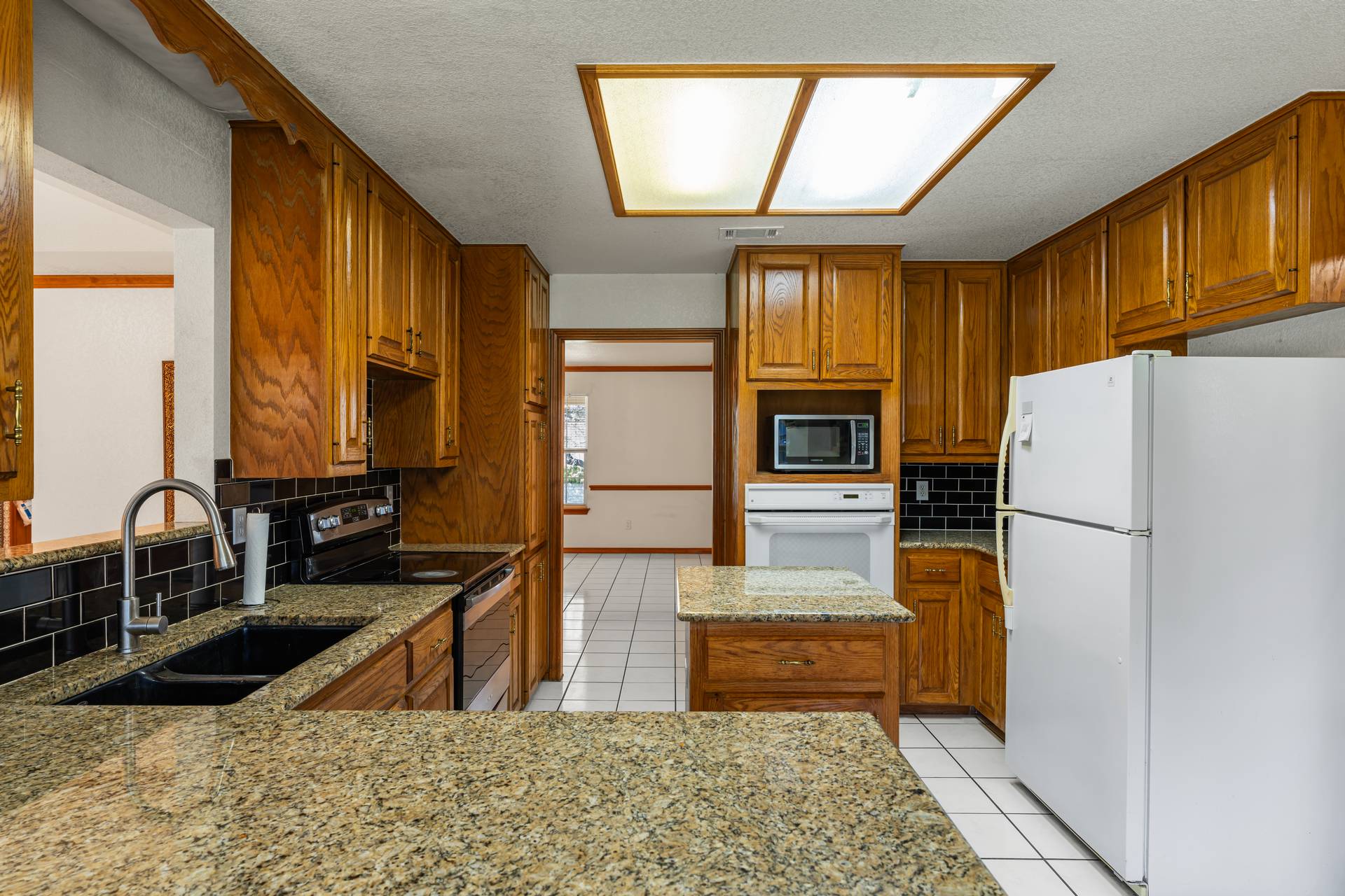 101 Oak Ridge Circle Georgetown, TX 78628 - Photo 11 of 35
