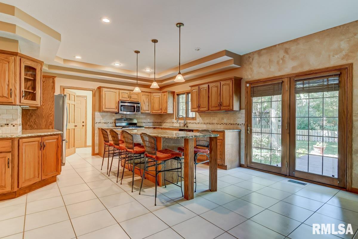 6409 Willow Springs Road Springfield, IL 62712 - Photo 14 of 46