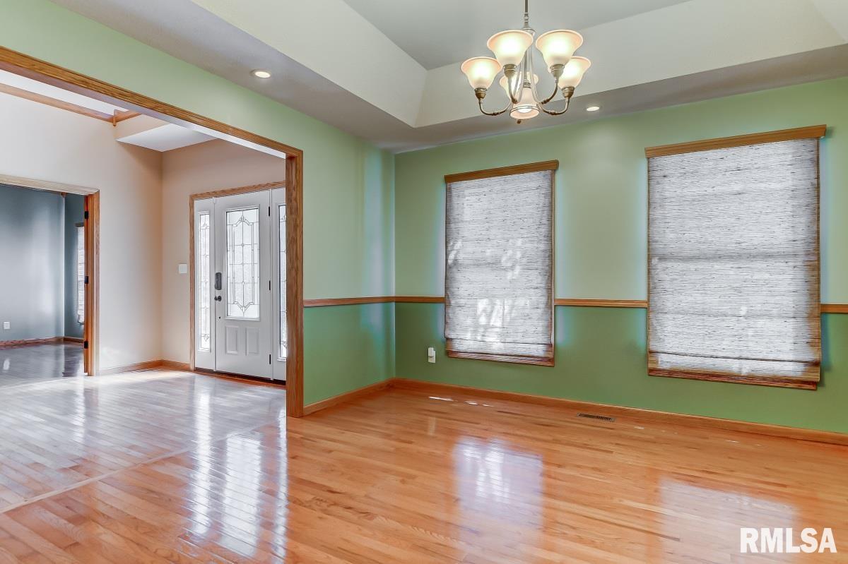 6409 Willow Springs Road Springfield, IL 62712 - Photo 16 of 46