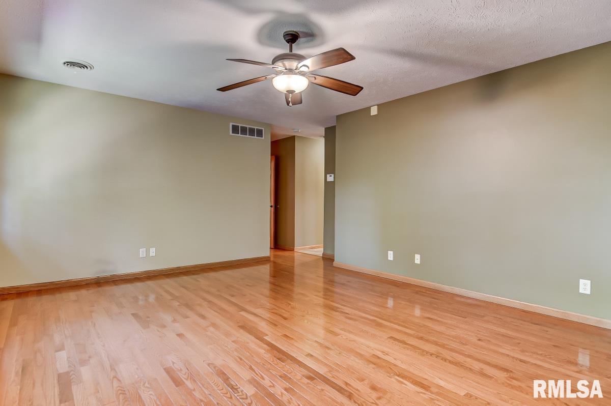 6409 Willow Springs Road Springfield, IL 62712 - Photo 22 of 46