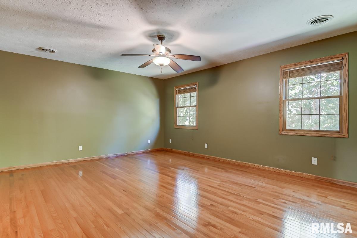 6409 Willow Springs Road Springfield, IL 62712 - Photo 23 of 46
