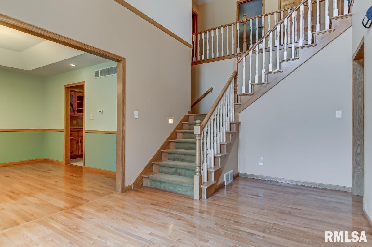6409 Willow Springs Road Springfield, IL 62712 - Photo 5 of 46