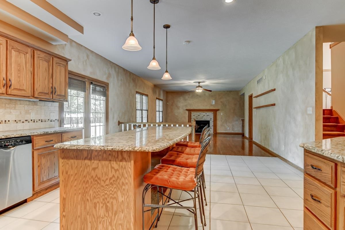 6409 Willow Springs Road Springfield, IL 62712 - Photo 10 of 46
