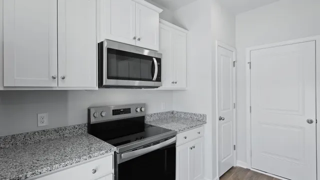 $384,900 | 2303 Macallan Boulevard, Ravenel, SC 29470