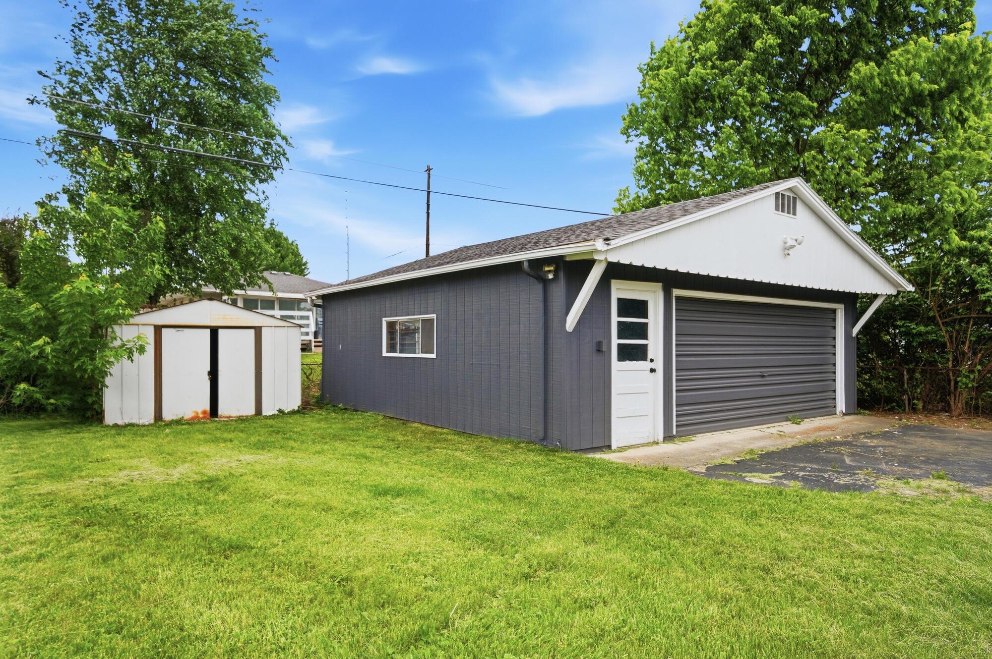 3113 Hillgate Road Columbus, OH 43207 - Photo 39 of 40 057