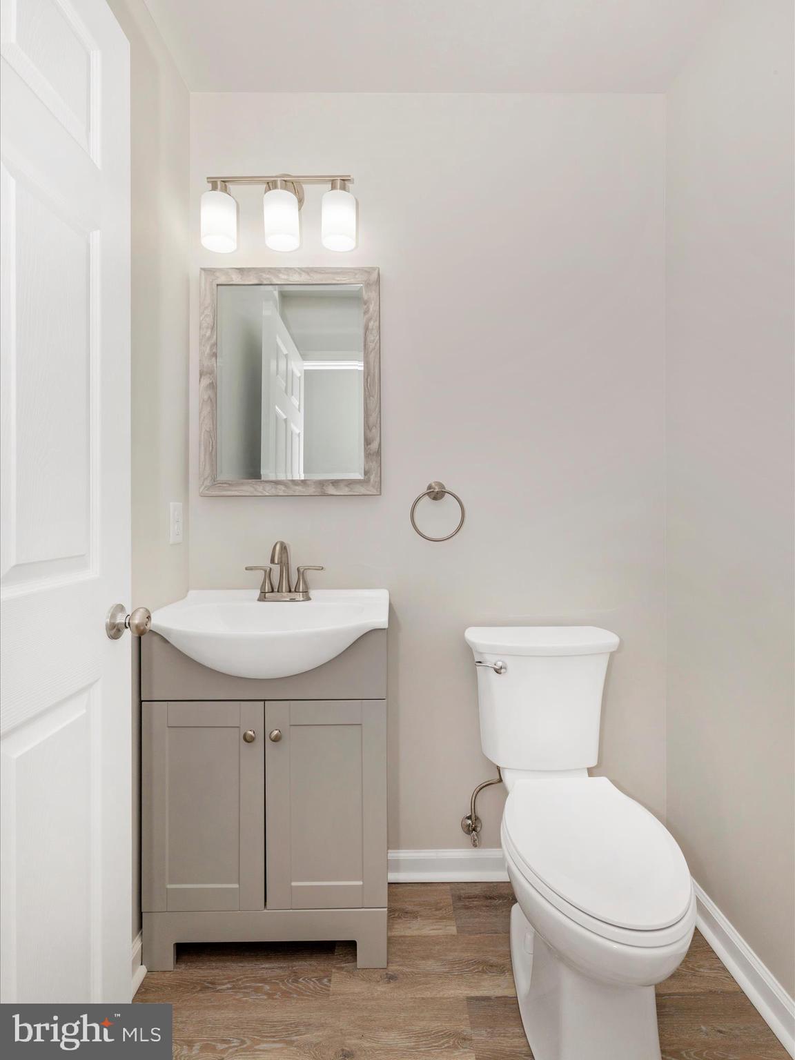22420 Old Georgetown Road Smithsburg, MD 21783 - Photo 22 of 47 Powder Room