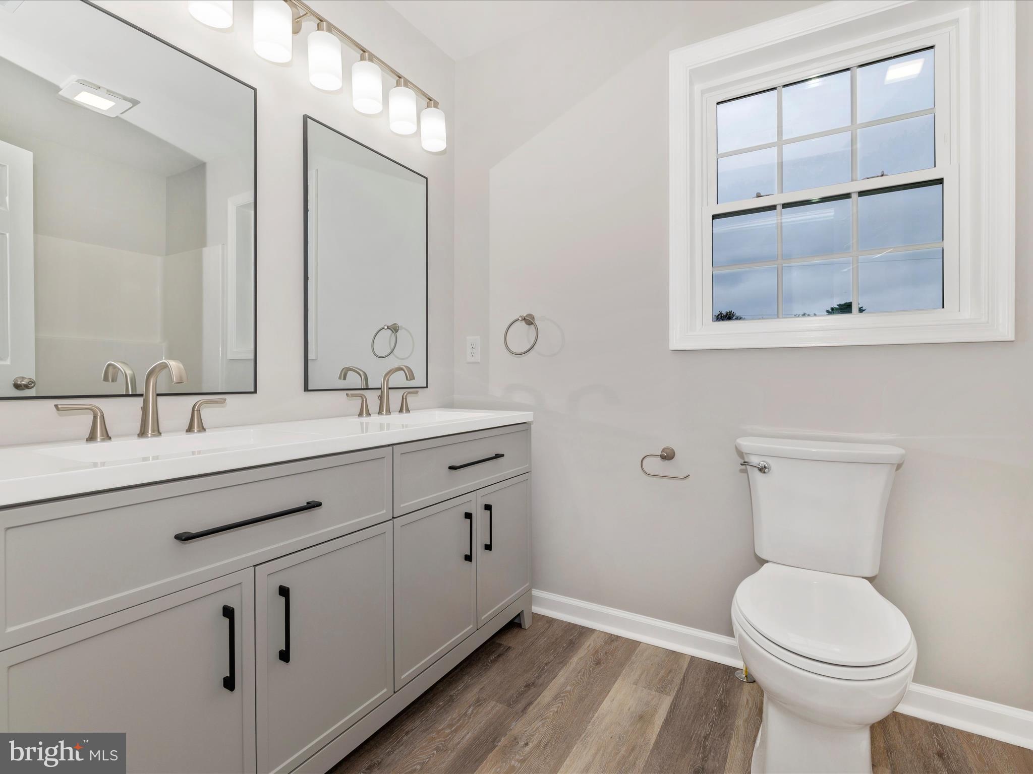22420 Old Georgetown Road Smithsburg, MD 21783 - Photo 28 of 47 Primary Bathroom