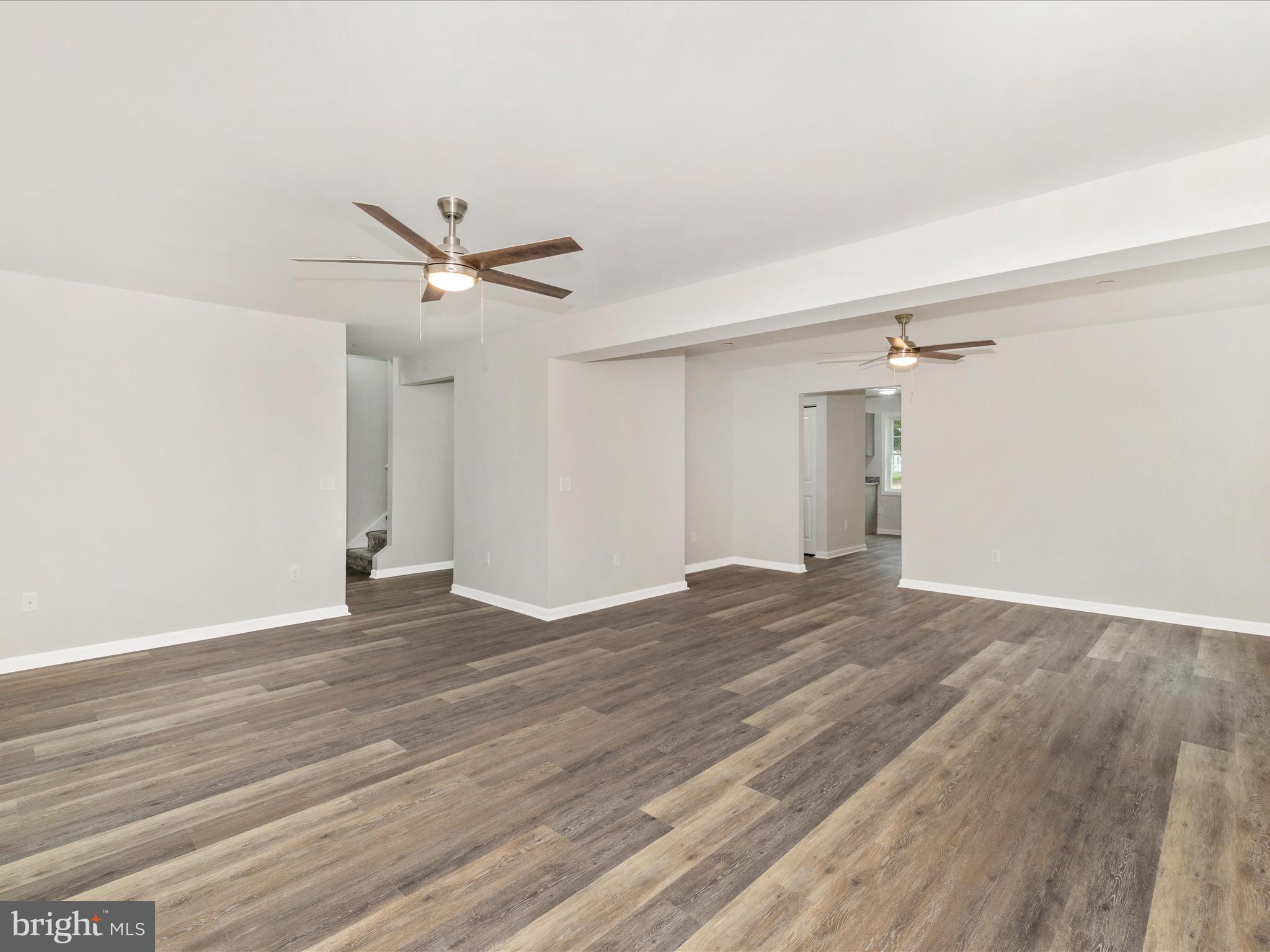 22420 Old Georgetown Road Smithsburg, MD 21783 - Photo 7 of 47 Living & Dining Room