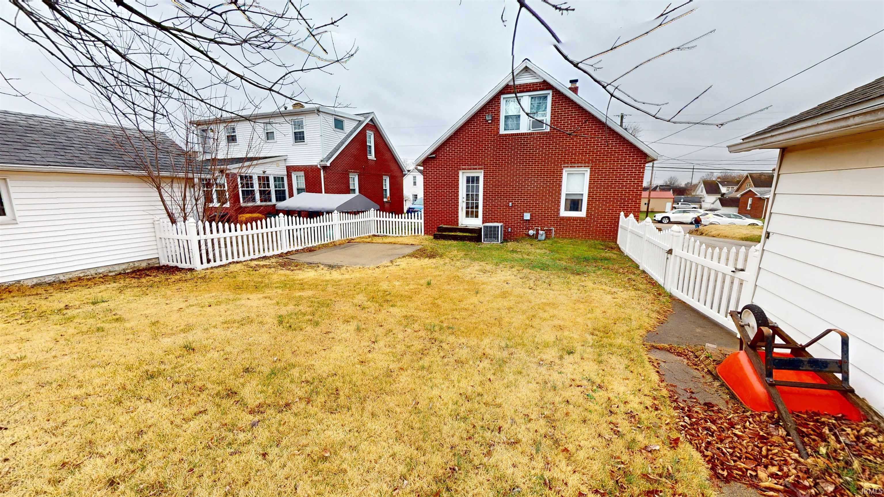 314 East 15th Street Jasper, IN 47546 - Photo 3 of 21