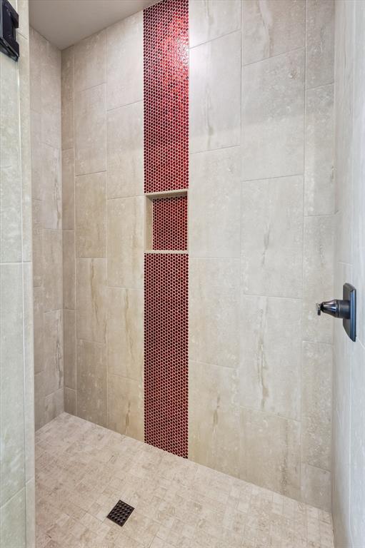 812 McKenzie Road Collinsville, TX 76233 - Photo 15 of 40 a view of a bathroom