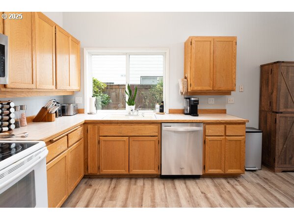 1230 Risden Place Eugene, OR 97404 - Photo 14 of 33 Gallery Image 14