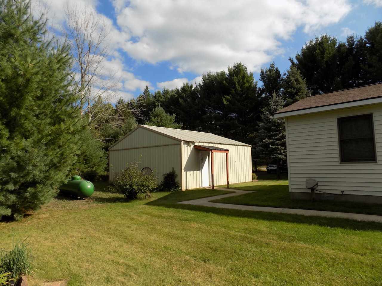 18848 Cedar Run Road Traverse City, MI 49684 - Photo 6 of 38 1852902-5.JPG