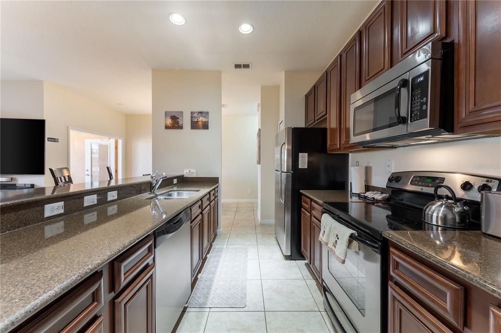 8963 Majesty Palm Road Kissimmee, FL 34747 - Photo 40 of 67