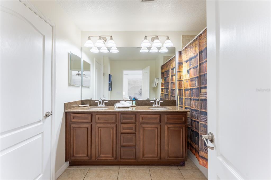 8963 Majesty Palm Road Kissimmee, FL 34747 - Photo 10 of 67