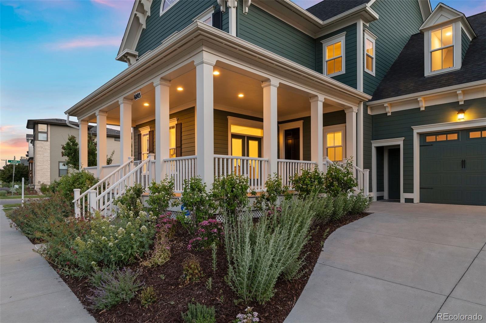 6003 Chester Way Denver, CO 80238 - Photo 3 of 43 front view of a building