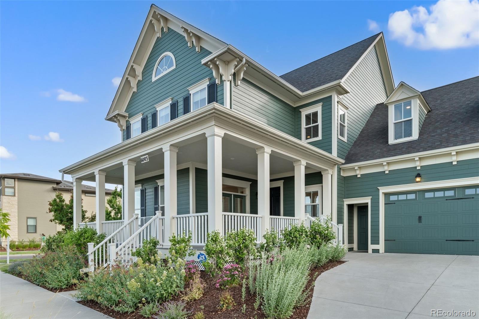 6003 Chester Way Denver, CO 80238 - Photo 41 of 43 front view of a building