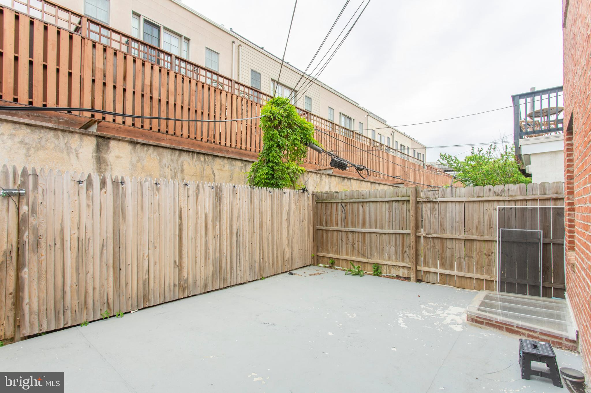 1629 Wallace Street, Unit 1R Philadelphia, PA 19130 - Photo 22 of 22 a view of a backyard