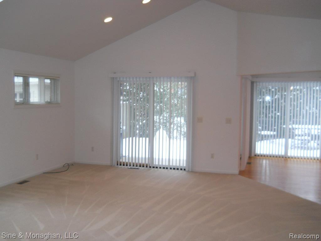 1389 Harvard Road Grosse Pointe, MI 48230 - Photo 9 of 22 DSCN0415.jpg