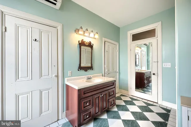 $489,900 | 115 Locust Street, Harrisburg, PA 17101