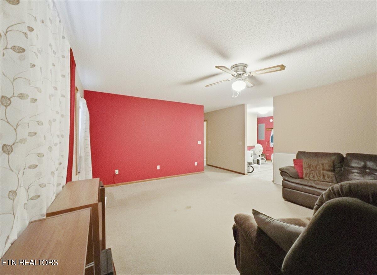 563 Washington Avenue Harrogate, TN 37752 - Photo 9 of 35 24-furniture_removal_f180a7