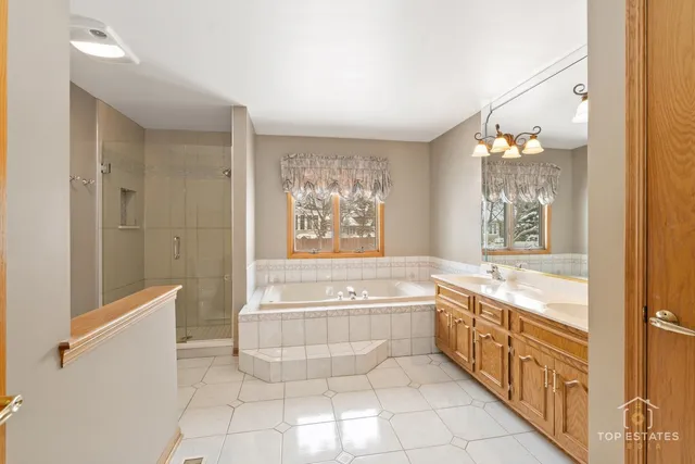 $649,900 | 13124 West Beaver Lake Drive, Homer Glen, IL 60491