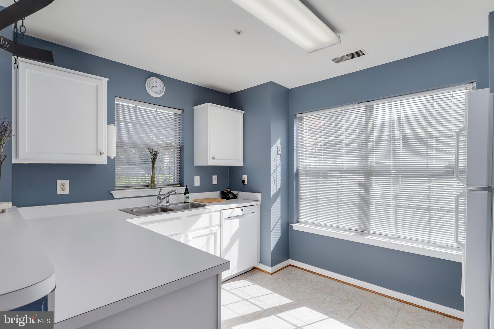 214 Ridgepoint Place, Unit 12 Gaithersburg, MD 20878 - Photo 11 of 40 Gallery Image 11