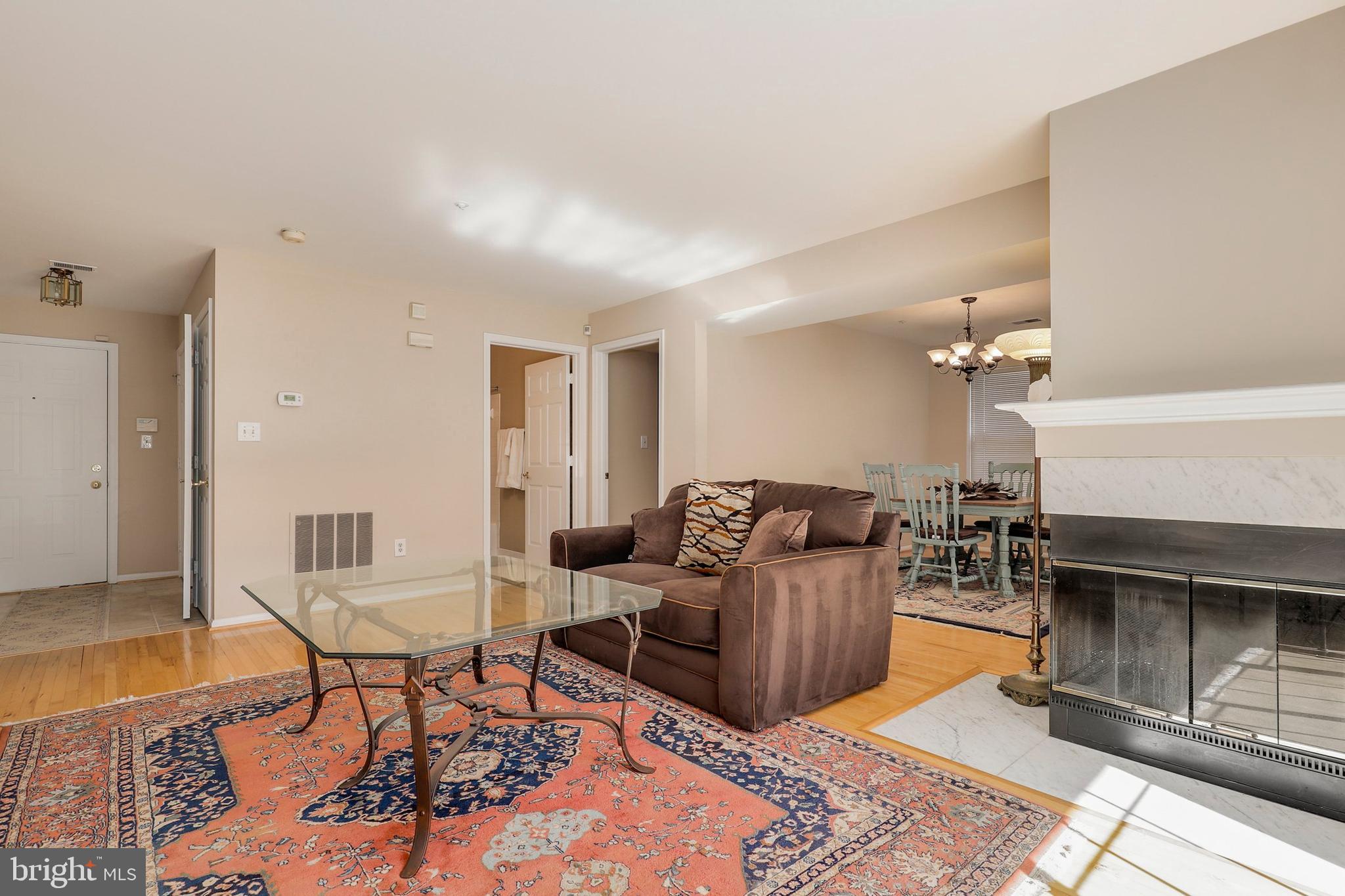 214 Ridgepoint Place, Unit 12 Gaithersburg, MD 20878 - Photo 7 of 40 Gallery Image 7